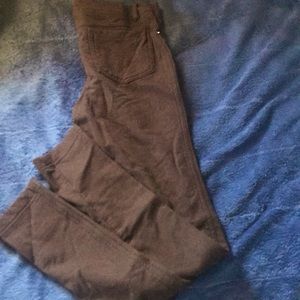 I’m selling leggings from Zenana Outfitters. Great brand, comfortable to wear